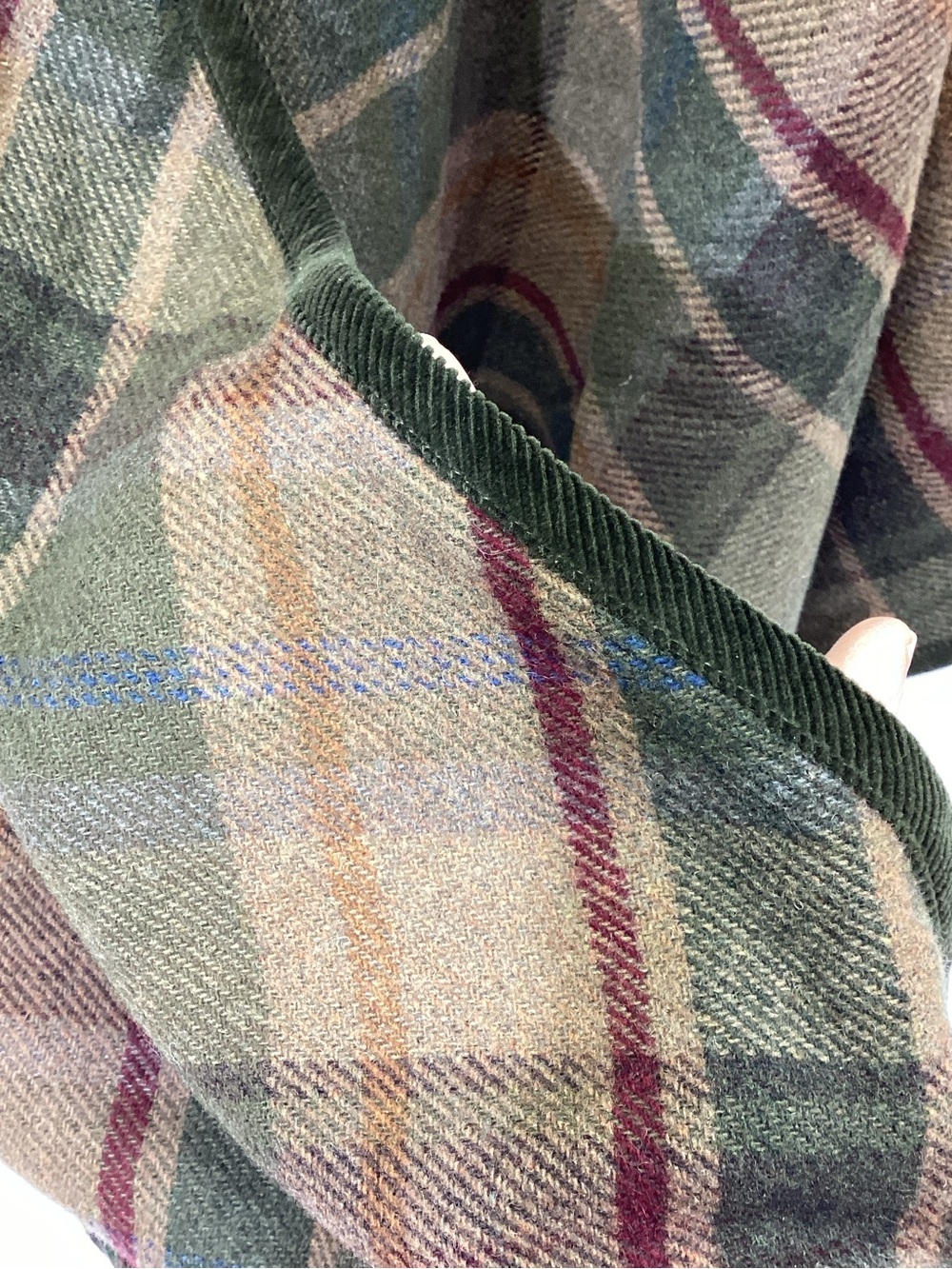 CHAPS Ralph Lauren Plaid Wool Blend Poncho Cape Wrap Green Maroon Size XL - Picture 5 of 9